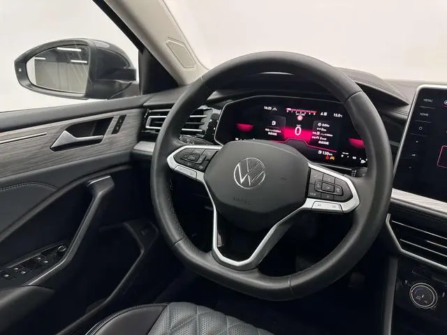 Volkswagen Sagitar 300TSI DSG Beyond Edition