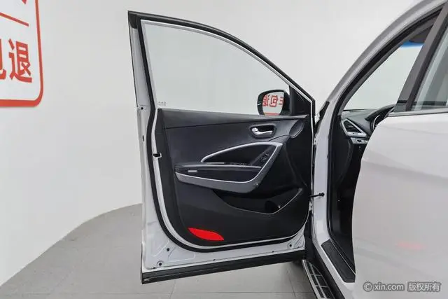 Hyundai Shengda 2.0T automatic two-wheel drive intelligent 7-seater