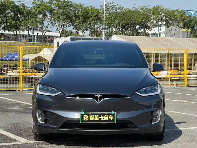 Tesla Model X 75D