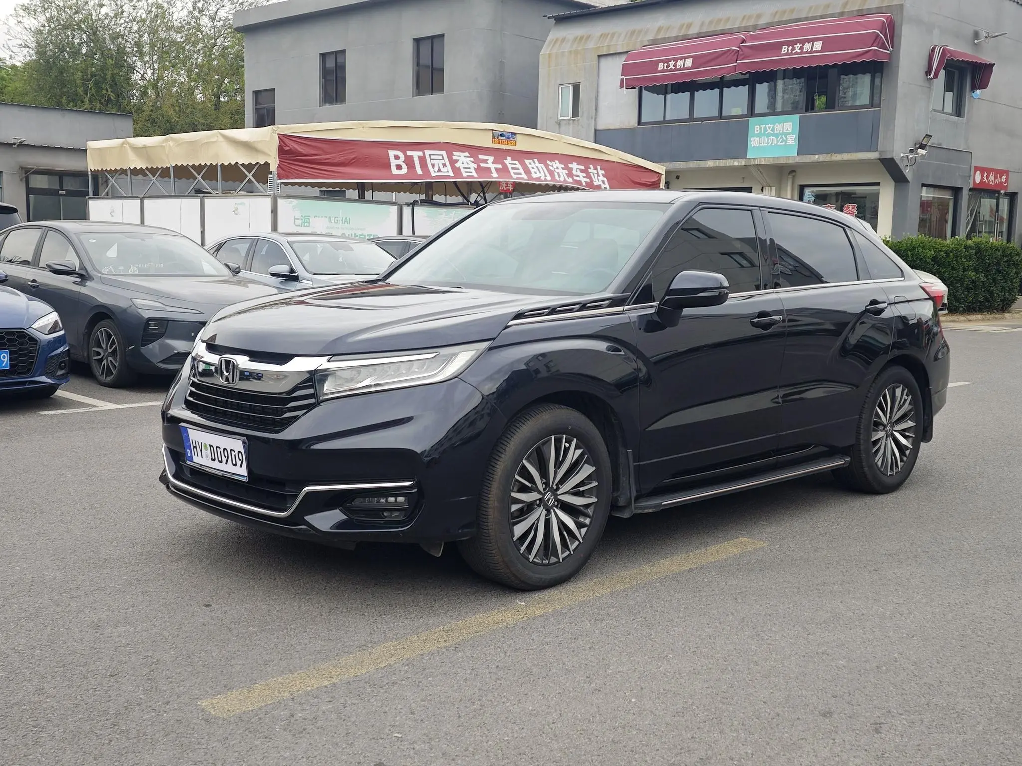 Honda Crown Road 370 TURBO 9AT Deluxe Edition