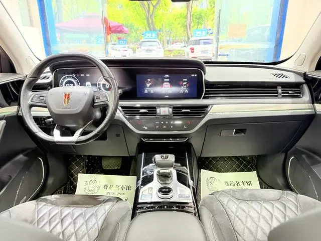 Hongqi Hongqi HS5 2.0T Zhilian flag collar four-wheel drive version