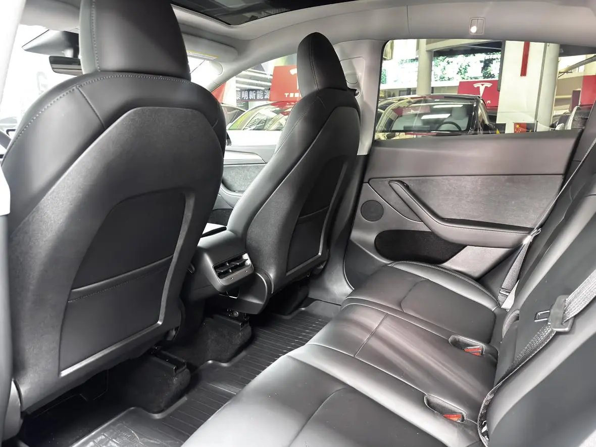 Tesla Model Y Facelifted rear-wheel drive version