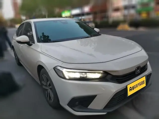 Honda Civic 240TURBO CVT Momentum Edition