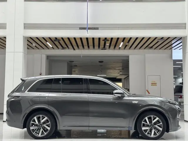 Li Auto Ideal L8 Pro version