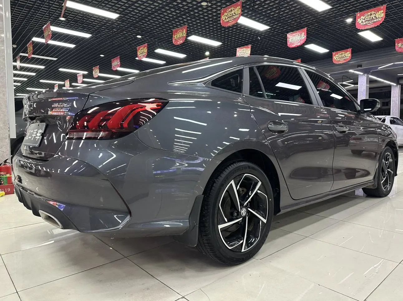 MG MG5 Facelift 300TGI DCT Green Luxury Ultimate Edition