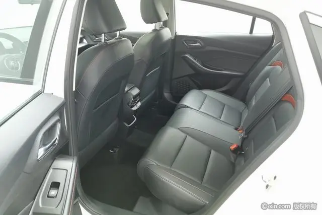 MG MG5 180DVVT Manual Youth Deluxe Edition