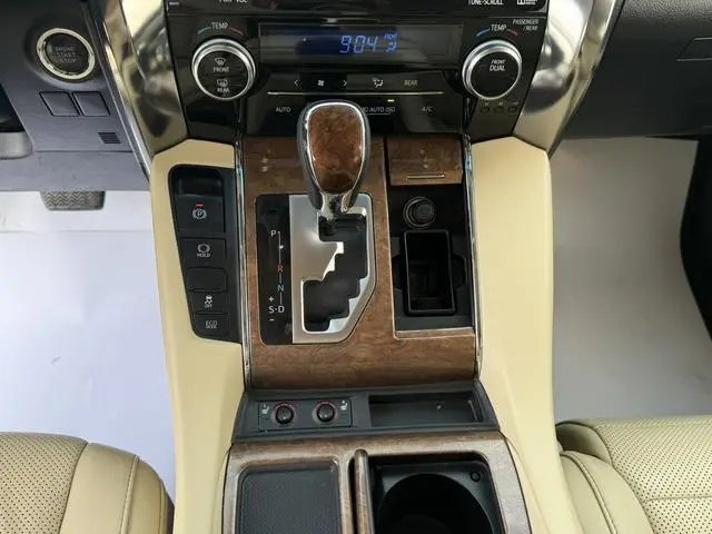 TOYOTA Elfa 3.5L Premium Edition