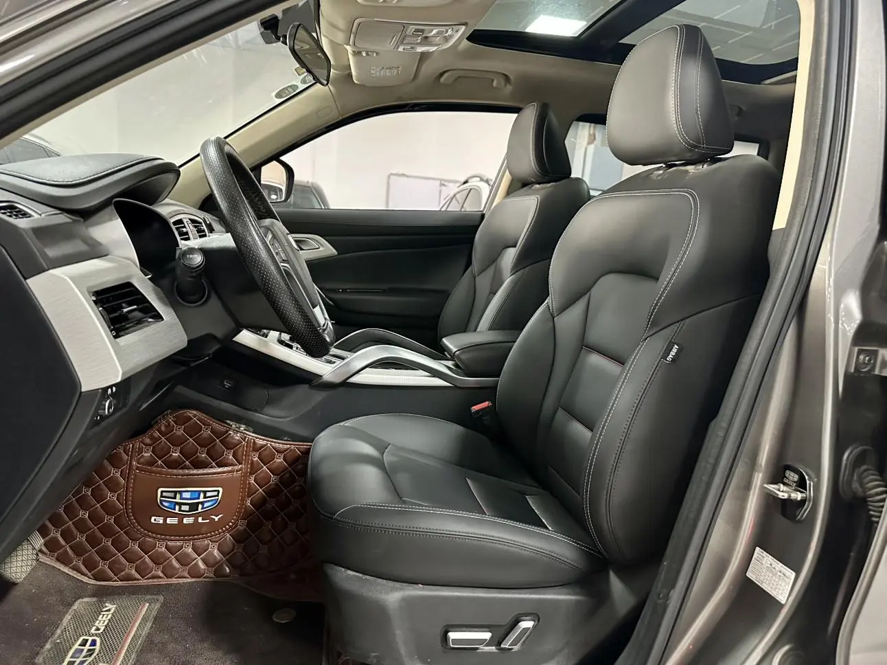 Geely Boyue 1.8TD automatic two-wheel drive Zhizun type 4G connected version