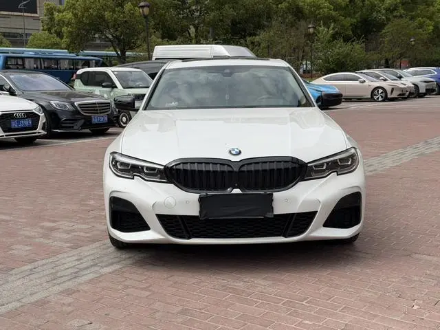BMW BMW 3 Series Facelift 325Li M sports suit