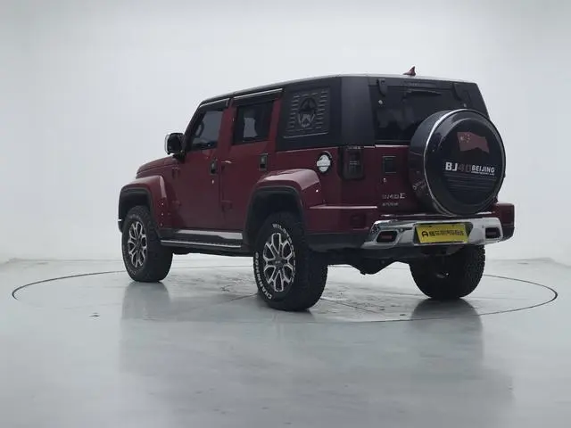 Beijing Beijing off-road BJ40 2.0T automatic four-wheel drive City Hunter Edition Extreme type