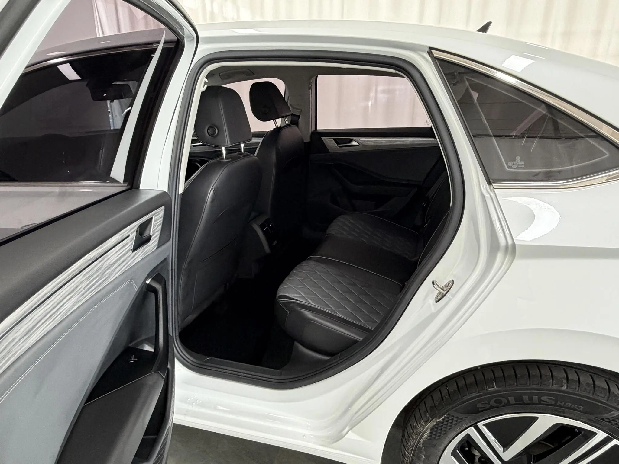 Volkswagen Sagitar 300TSI DSG Beyond Edition