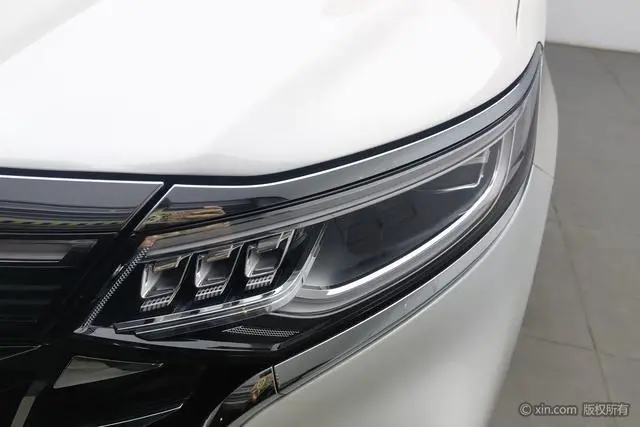 Roewe Roewe iMAX8 400TGI Premium Edition