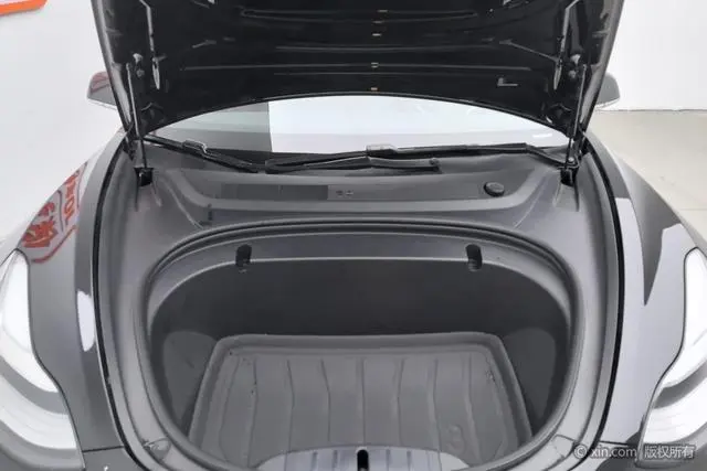 Tesla Model 3 Upgraded version of standard battery life rear drive