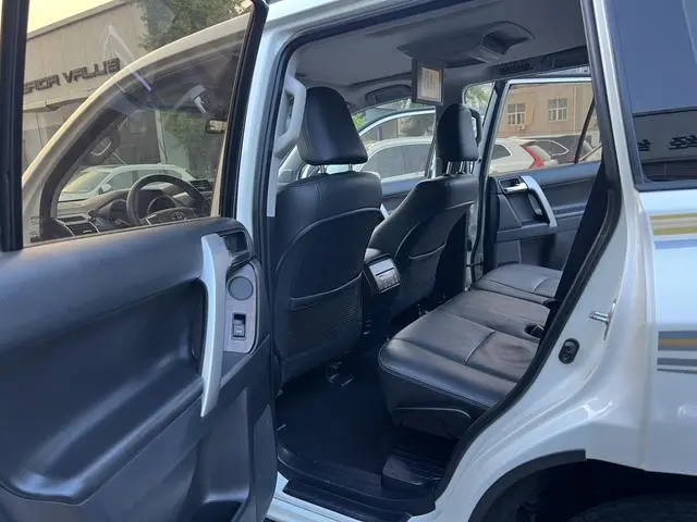 TOYOTA Prado 3.5L automatic TX-L NAVI