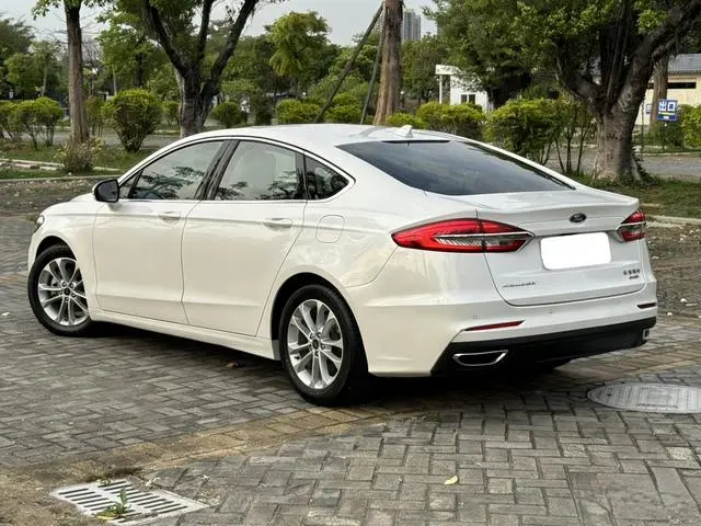 Ford Mondeo EcoBoost 180 fashion type