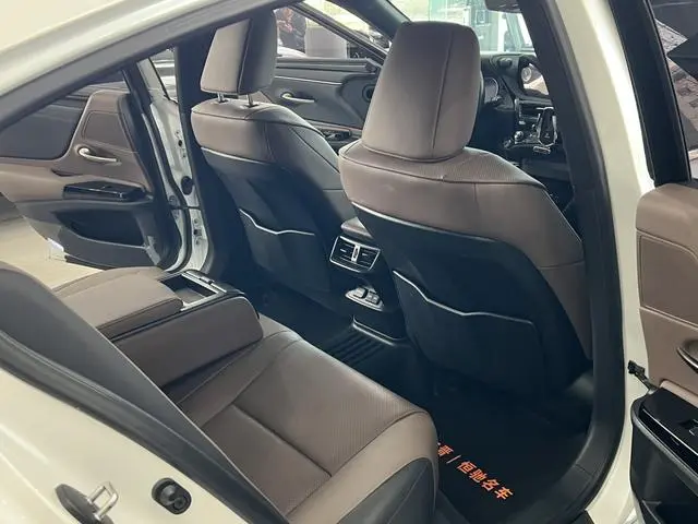 Lexus Lexus ES 200 Excellent Edition