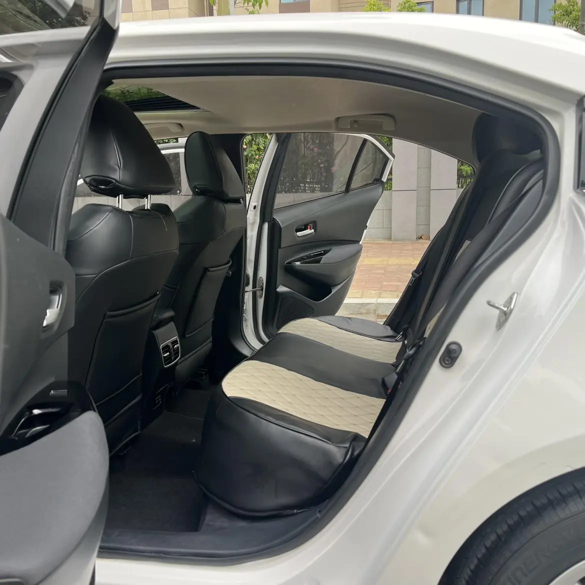 TOYOTA Asian lion 2.0L Deluxe Edition