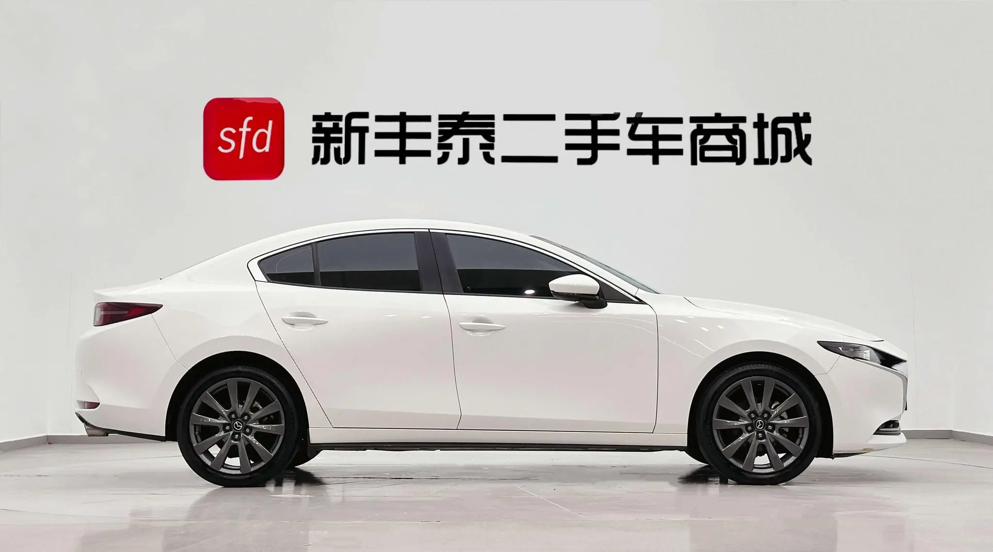 Mazda Mazda 3 Angkesaila 2.0L automatic quality dazzling version