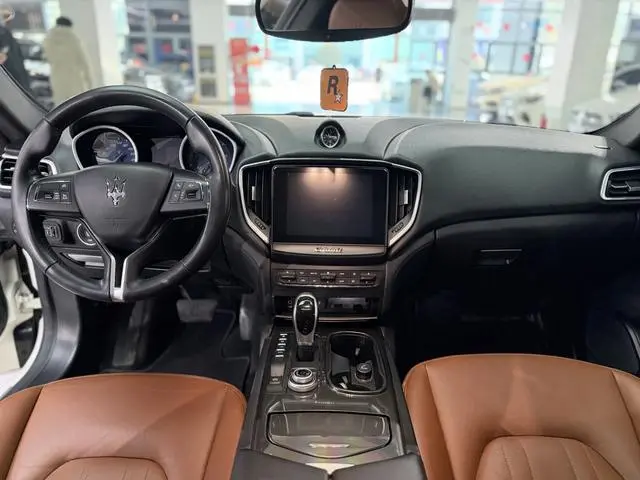 Maserati Ghibli 3.0T Standard Edition