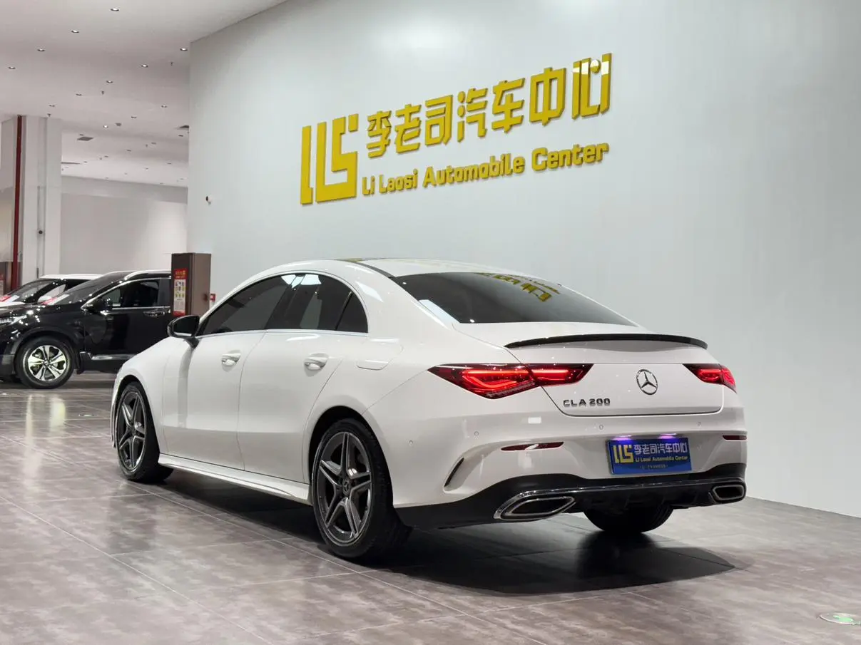 Mercedes-Benz Mercedes-Benz CLA CLA 200 four-door coupe