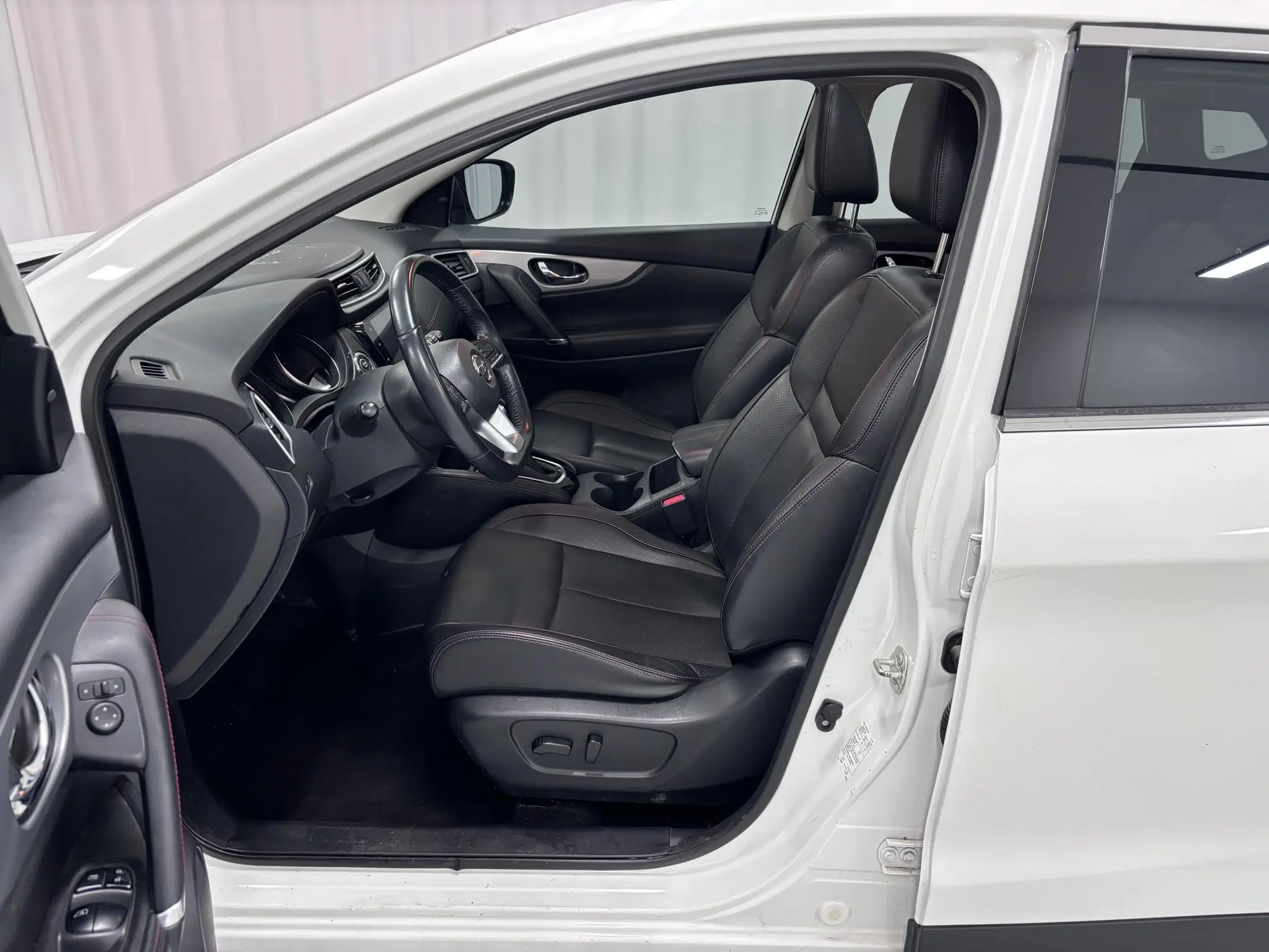 Nissan Qashqai 2.0 L XV Prem Deluxe Edition