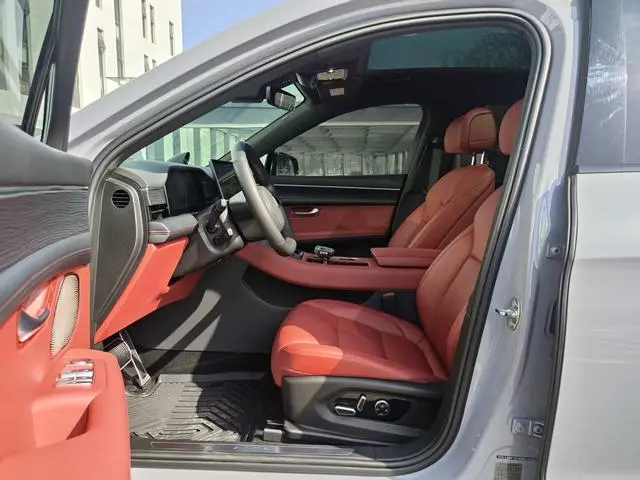AITO Ask the world M5 Extended range Max RS four-wheel drive high-end smart driving version