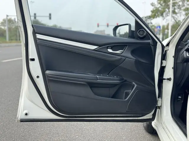 Honda Civic 220TURBO CVT Dynamic Version Country VI