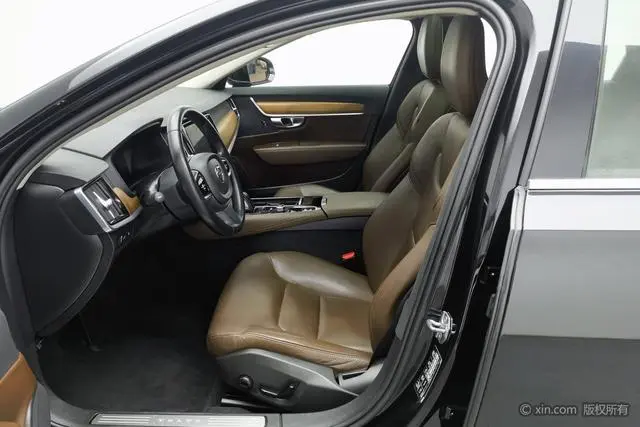 Volvo Volvo S90 PHEV 2.0 T T8 E-drive Hybrid Zhiyi Deluxe Edition