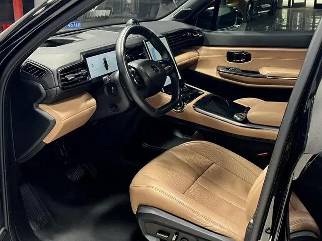NIO NIO ES8 580KM six-seater version