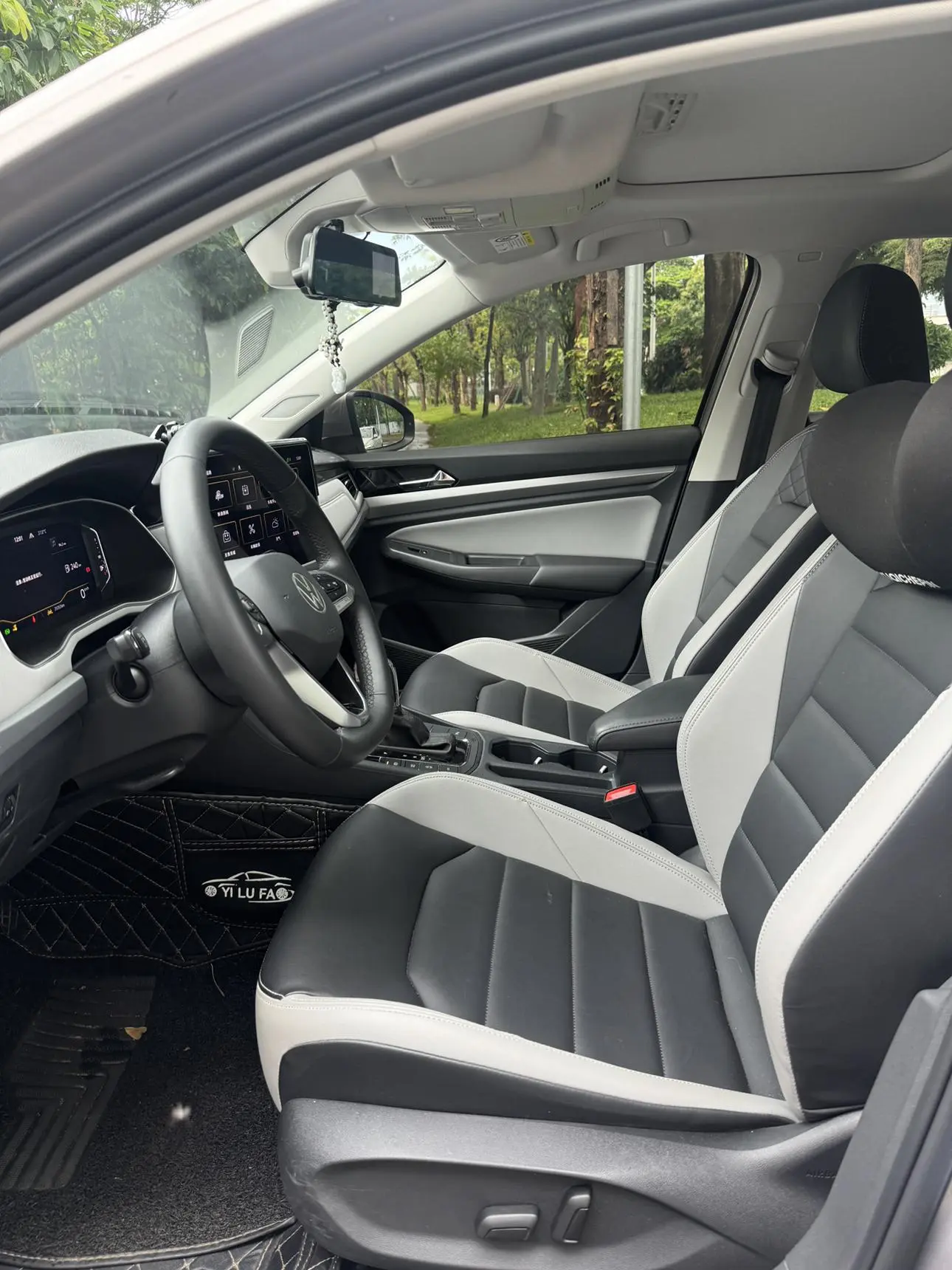 Volkswagen Bora 300TSI DSG Premium Edition