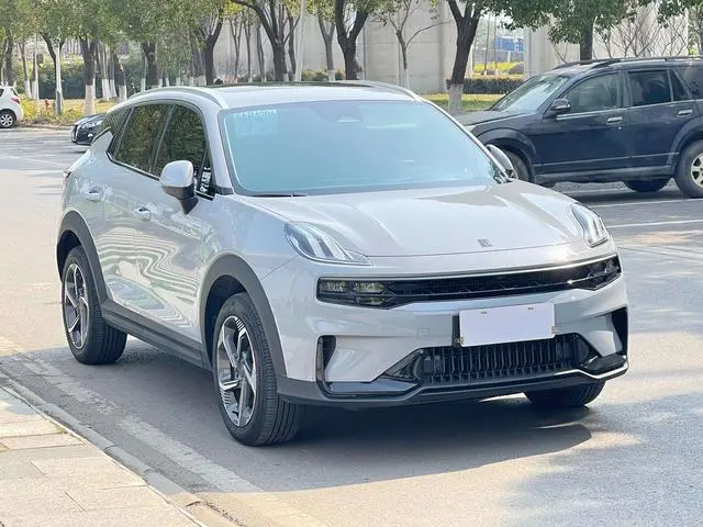 LYNK & CO Lynk & Co. 06 EM-P PHEV Remix Pro
