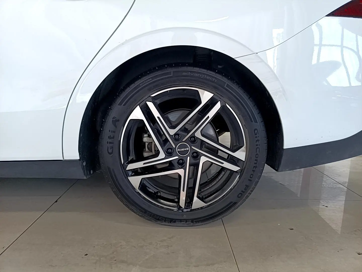 Roewe Roewe D7 DMH 125 Excellent Edition