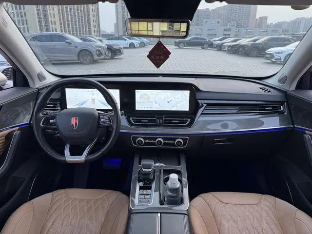 Hongqi Hongqi HS5 2.0T four-wheel drive flag collar Pro version