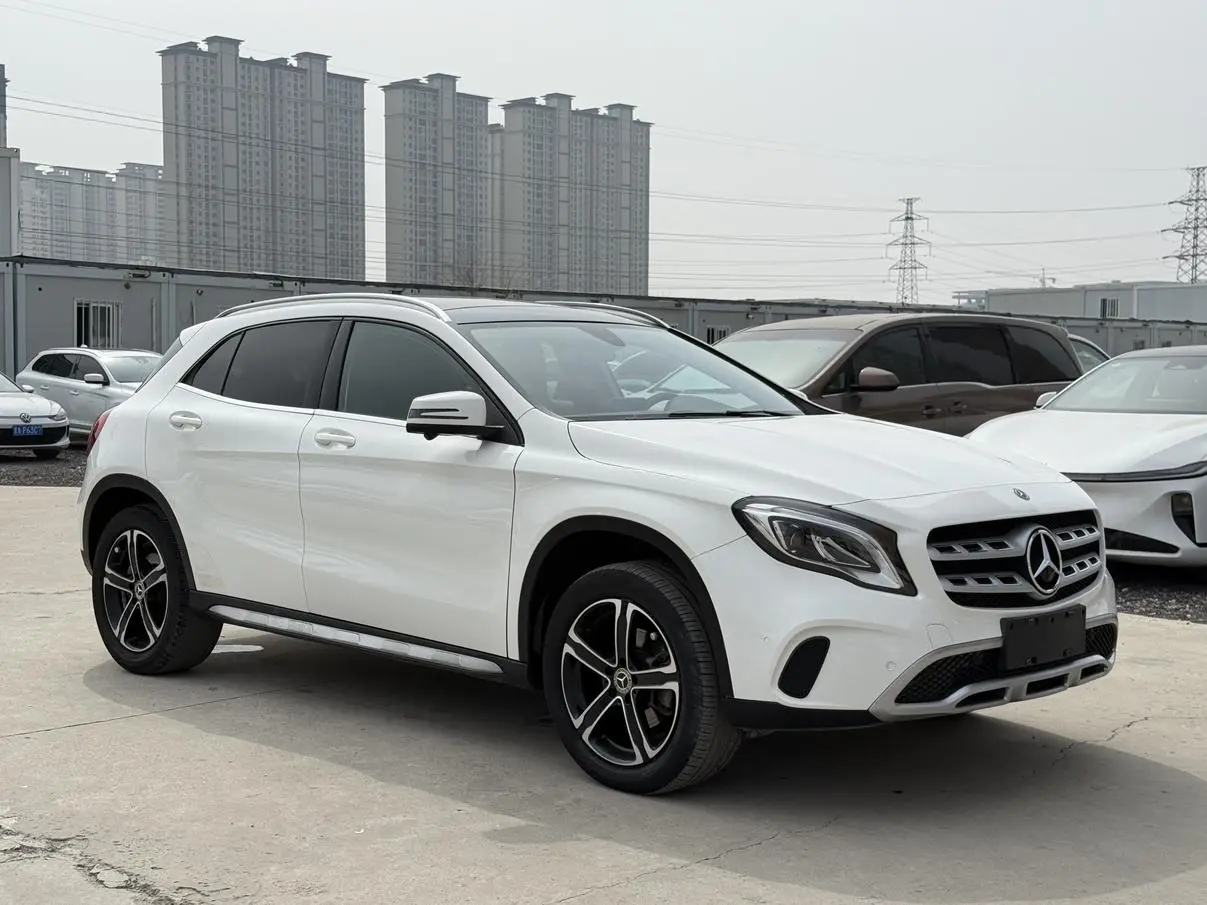 Mercedes-Benz Mercedes-Benz GLA GLA 200 fashion type