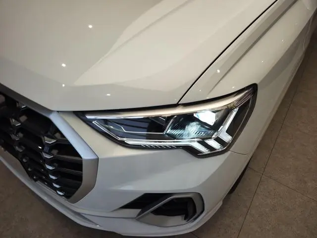 Audi Audi Q3 35 TFSI aggressive dynamic type