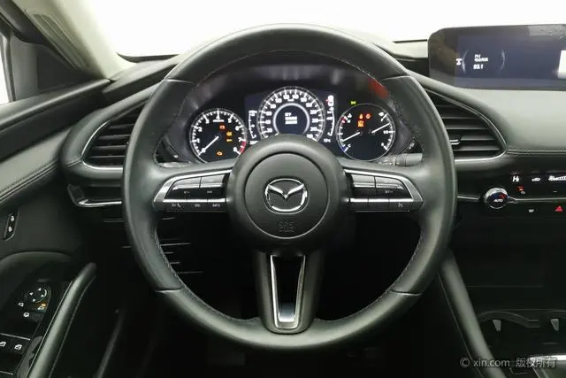 Mazda Mazda 3 Angkesaila 2.0L automatic quality dazzling version