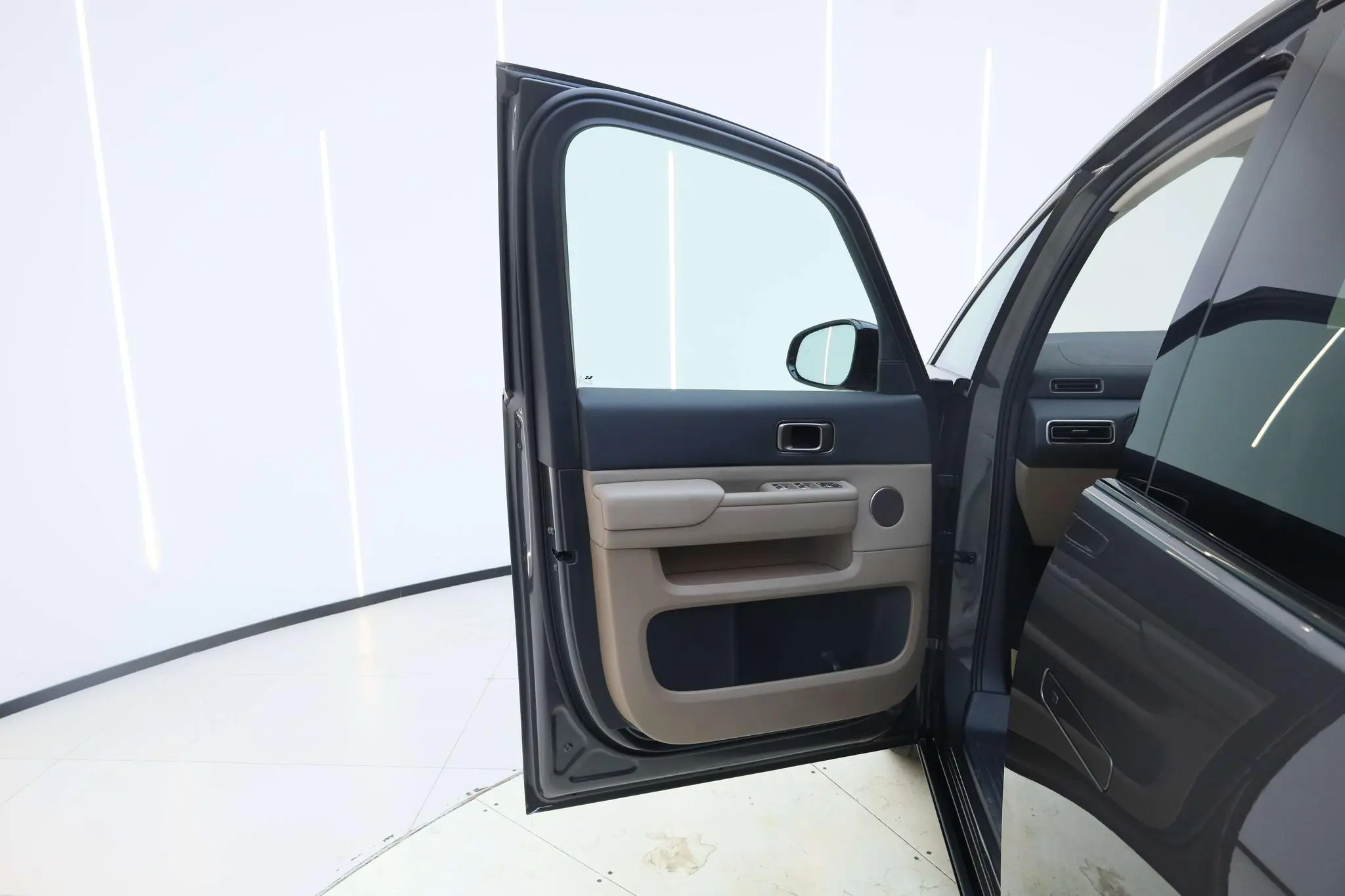 Li Auto Ideal MEGA Ultra Smart new version