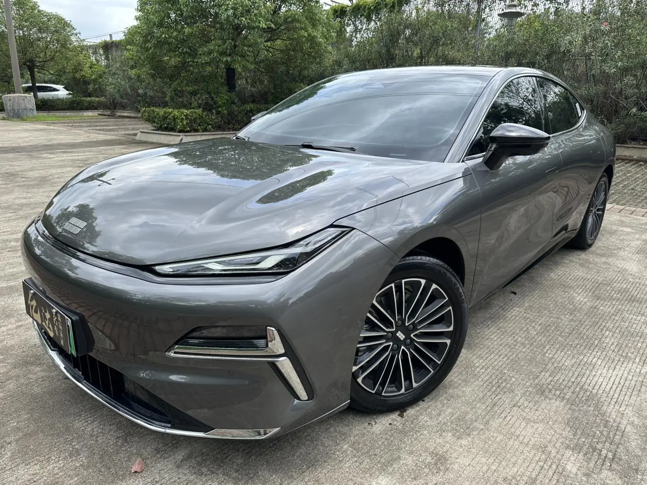 Geely Galaxy Galaxy Sparkle 8 PHEV 130km EM-i Premium Edition