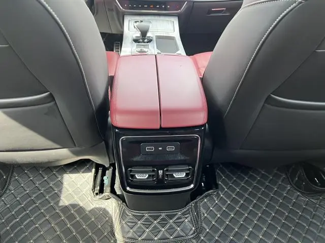 Chery Jetour Jietu X70 PLUS 1.5T DCT Brave PLUS 5 seats