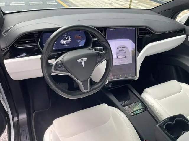Tesla Model X Long battery life version