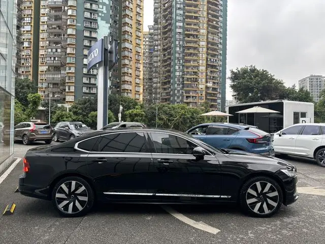 Volvo Volvo S90 PHEV T8 four-wheel drive long battery life Zhiya Deluxe Edition