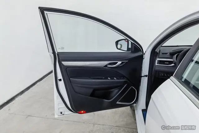 Geely Emgrand Leading version 1.5L manual Upward Asian Games version Country VI
