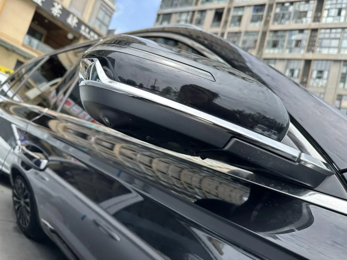 Geely Xingyue L 2.0TD high-power automatic two-wheel drive Skyrim version