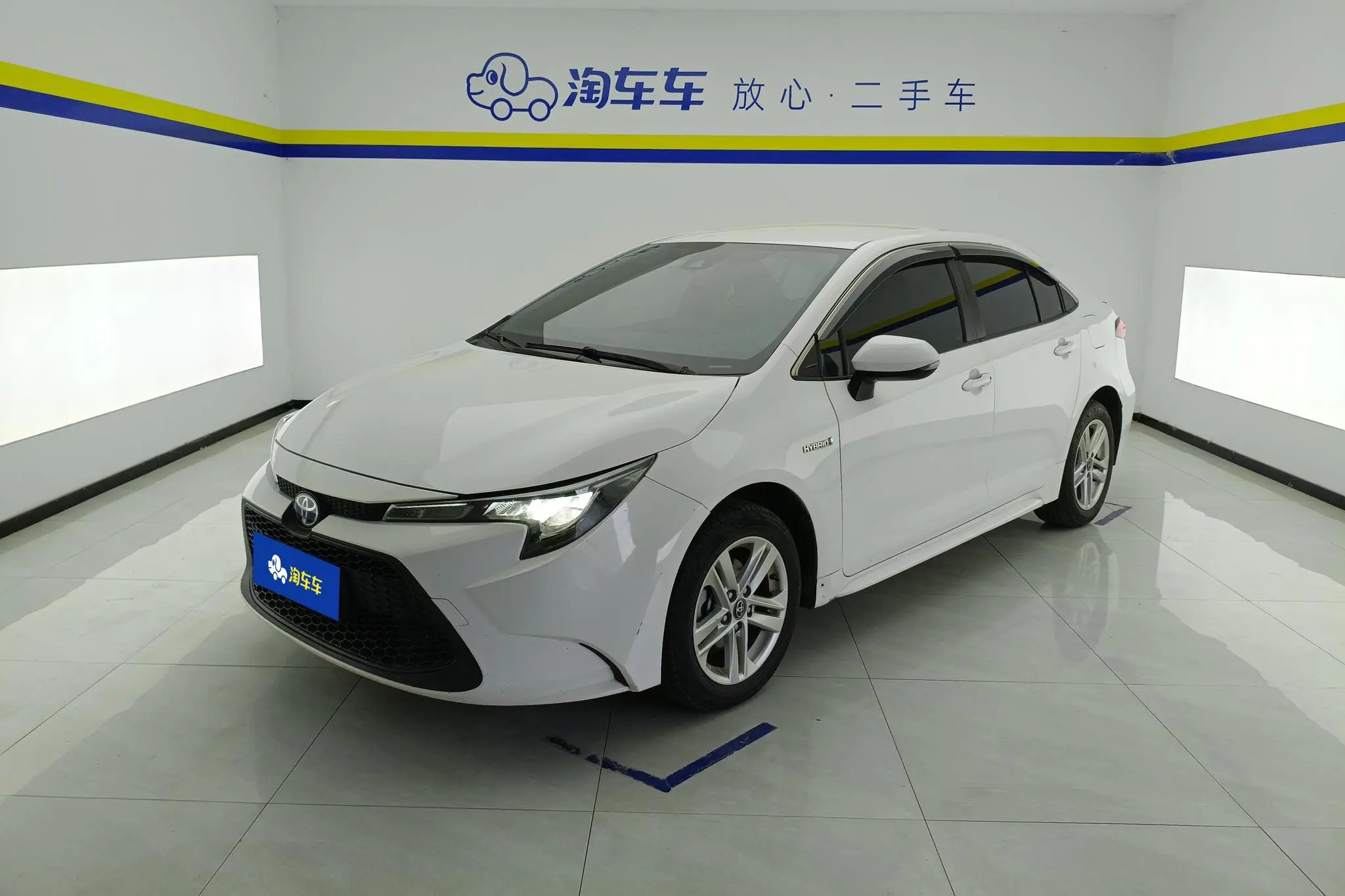 TOYOTA Lei Ling Dual engine 1.8H E-CVT Leading version