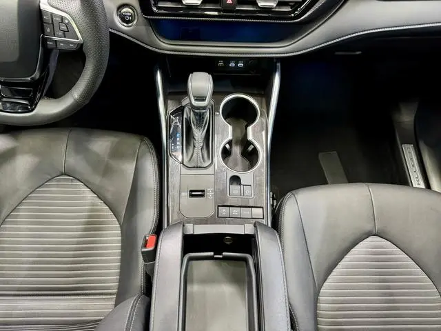 TOYOTA Crown Lufang Smart electric hybrid dual engine 2.5L E-CVT four-wheel drive Premium Edition