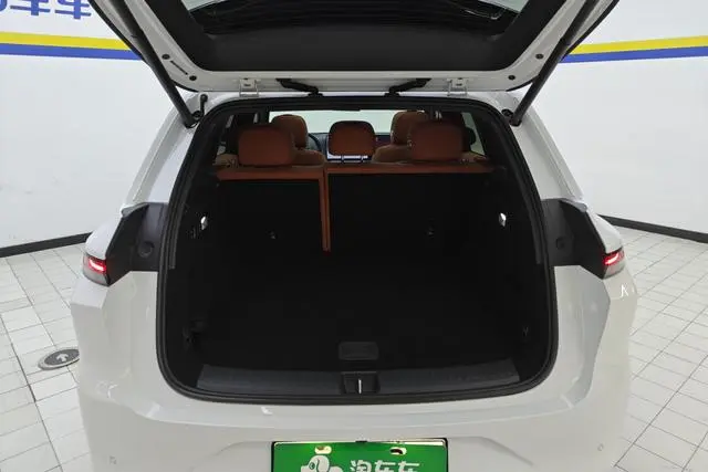 Li Auto Ideal L6 Pro version