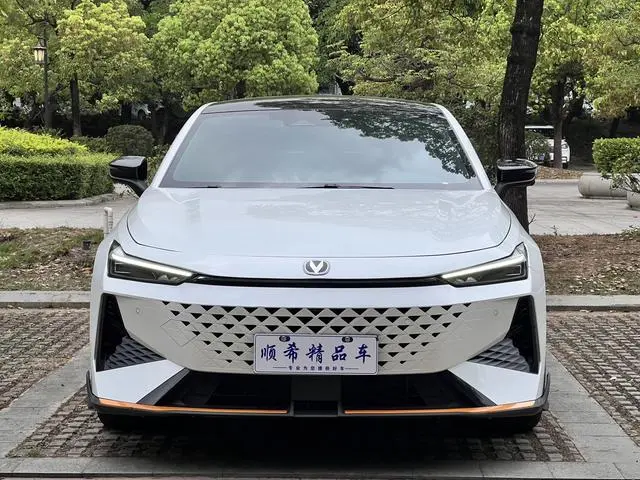 Changan Changan UNI-V 1.5T Premium Sports type