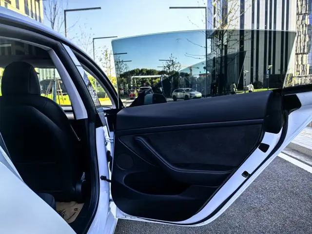 Tesla Model 3 Upgraded version of standard battery life rear drive