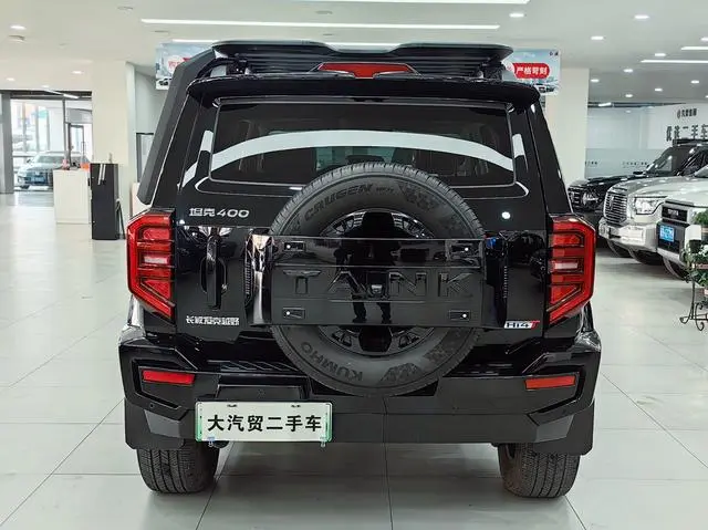 Tank Tank 400 Hi4-T Off-road version