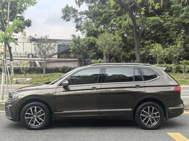 Volkswagen Tiguan L PHEV 430PHEV Hybrid Ultimate Edition